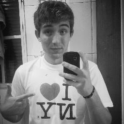 Garoto, Amigo para todas as horas, Brincalhão, Feliz, Curtindo a Vida e sou CORINTHIANS até morrer. + Informaçoes Segue ai! ) @CarinaSmall 3