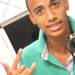 Natan Carlos, 16 anos, HETERO !
http://t.co/Fr1JHJu2