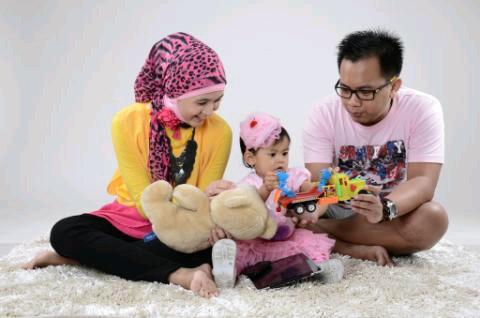 @rizkifarisi wife n @Salwaaqeelah moms.. Love YOU both.. ♥