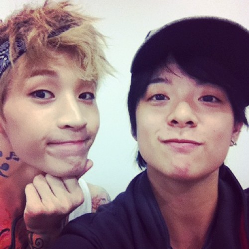 gak tau mau nulis apa. tapi kalo minho yang baca, pesanku: I MISS U SO BAAAD:(:(