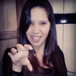Já que eu falo sozinho na vida real, resolvi criar um twitter, pelo menos aqui eu falo sozinho com todo mundo :)