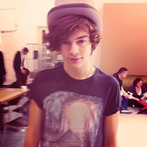 getmeharreh's profile picture. Rt this tweet pls https://t.co/ZFv3rfgZqM / main account is definitelyhealy. I only follow back if i like your account. ily