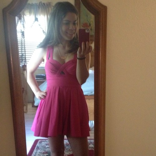 Heyy guys (: well my name is Tami and i am 18 years old , im from florida. i have a facebook , well thats all you need to know about me , tweet me&follow me (: