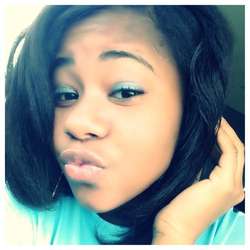 - Derss NOt Muchh , U need too ! knol bouu mee ' Buy Imm ME! Follow && I Follow Backk