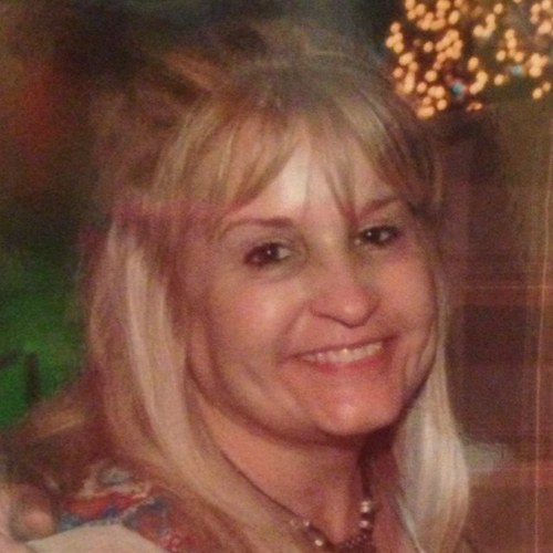 Im a wife of a sweet gorgeous cowboy, mother of three beautiful children. I love to laugh and live life to its fullest!