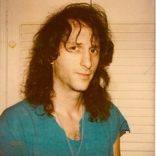 RpMickeyLeigh's profile picture. I'm Joey Ramone's little brother, but I'm only here for my @AxlRoseRP. No one else matters. //Rp/fake//