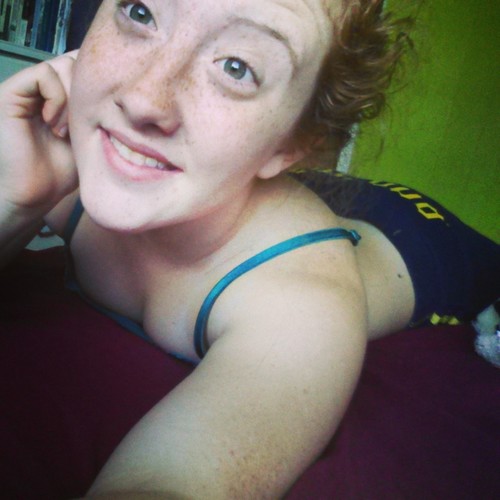 Redhead, Single, Sophmore, Follow me & I'll follow back :) 3