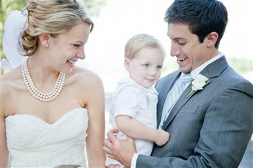 StefaniTravis's profile picture. Lover of bright colors, days of summer and iced coffee.