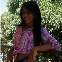 In love with my family,Julio iglesias lover, Apasionada por lo que hago, Vivo mi vida , Amante de la naturaleza,Sibaeña de pura cepa.