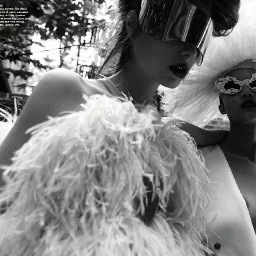 Fashion Stylist.
Diseñadora en @madonnasanta2/ Dueña y diseñadora en Génova.
Fashion Designer.