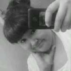 i love justin bieber alot and no one can take that away from me im his number 1 fan
i also love Harry Styles i love is smile and most of all is personality