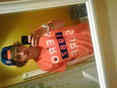 tristan_sware's profile picture. plays football 《 [x] 》, blue eyes umm yea