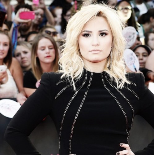 Everyone's perfect in their usual way.. Yes you :) #Lovatic #Selenator #Belieber #Smiler #Swiftie #TVD -- I love Demi Lovato SO freaking much! --- LifeChanger
