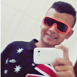A LUZ QUE ME GUIA É BEM MAIS FORTE Q. OS OLHOS Q. ME CERCAM !