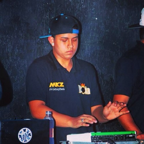 DJ PRODUTOR & DJ OFFICIAL DO MC BOLA.. ELA NÃO ANDA ELA DESFILA ✌SHOWS : (013) 7807-0731 / ID : 142*4536 FALAR COM MAKEIZE''#MkzProduções''