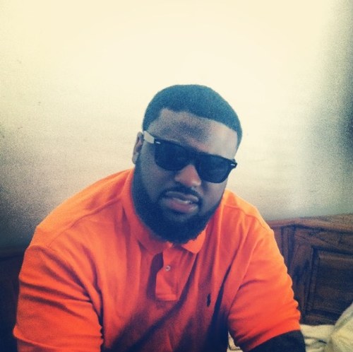 Just trying to become a better man im only 20 but i have goals and dreams and i plan to accomplish my goals and live my dreams to make my mama smile !!!'