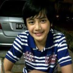 pernah belajar di SMPN 4 PEMALANG , dan mengidolakan febby blink, mikha tambayong, randy martin, dan naufal azhar. menyukai girl band indonesia dan korea :)