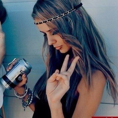 If i dont reply right away, its because im at work or IN TWATTER JAIL.  
FOLLOW :) I follow back ALL anons :)