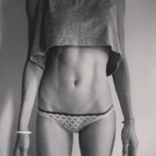 newlyana's profile picture. stopped. relapsed. now im back.