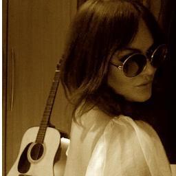 ElinaCarly's profile picture. 