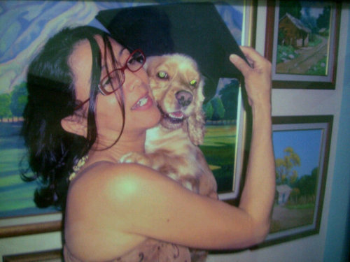 SlohaSegura's profile picture. En algún lugar bajo la lluvia hay un perro abandonado que me impedirá ser feliz!!