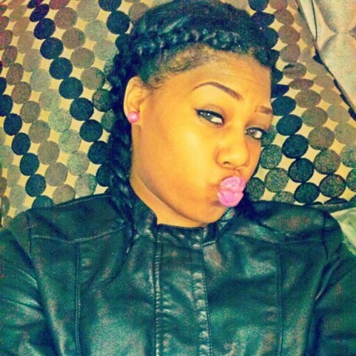 19, College Gal , Getting It

Instagram:__KayLovee