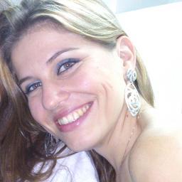 Que eu não perca a vontade de ajudar as pessoas, mesmo sabendo que muitas delas são incapazes de ver, reconhecer e retribuir a ajuda...

Chico Xavier
