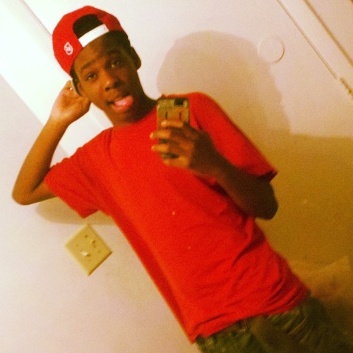 kik me @estos_huebos_guey. ig:@im_da_pappii. taken 4/5/13