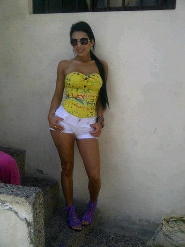 Me gusta estar al día con el estilo.... En la actualidad debemos estar siempre a la moda :D