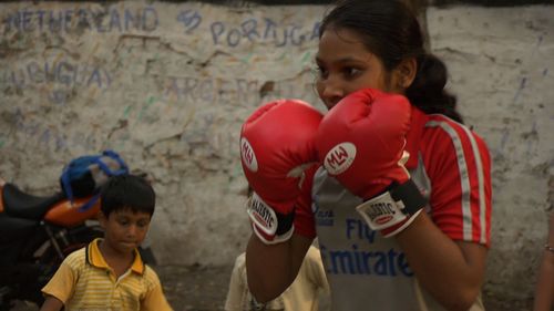 A documentary about young Muslim women dreaming of a better future by learning boxing from Razia Shabnam, one of the first Indian female boxing coaches.