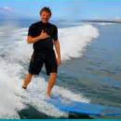 Known worldwide as the greatest chatroom talker in http://t.co/SeQJz0PUxZ history. I'm a surfer brah. Whaddup brah.