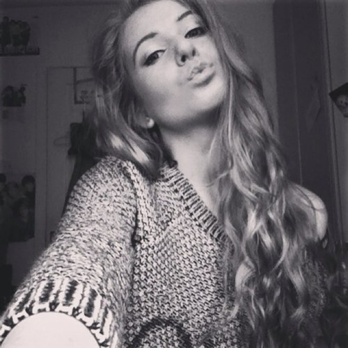 im irish, bye♥.  Met 1D 19/8/11,   , follow my tumblr; http://t.co/869v0txbuU