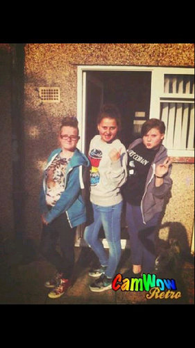 im a daughter of two very loving parents 
my mums a student nurse
my dad works with british gas
they both help you.
i am currently in year nine