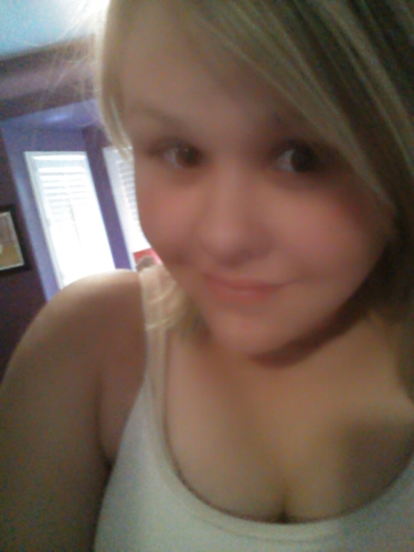 begleeky's profile picture. Whovian, Nerdfighter, and Gleek. The doctor showed me how to never give up, and also to not blink