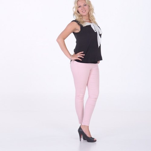 RomyDesiree_'s profile picture. 