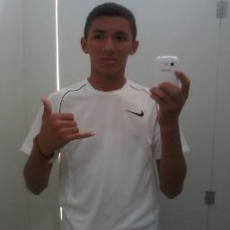 Santista , Estudante  16 anos , Americano
. Gosto de Futebol .
Curtindo a vida :)