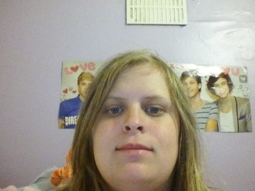 hey, my name is tracey and I am 18 years old, living in leeds.