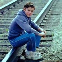 I dig books, movies, running & chocolate cake. 14 years old & have 2 older brothers named Darry & Sodapop. I live on the East side & i'm proud to be a greaser!
