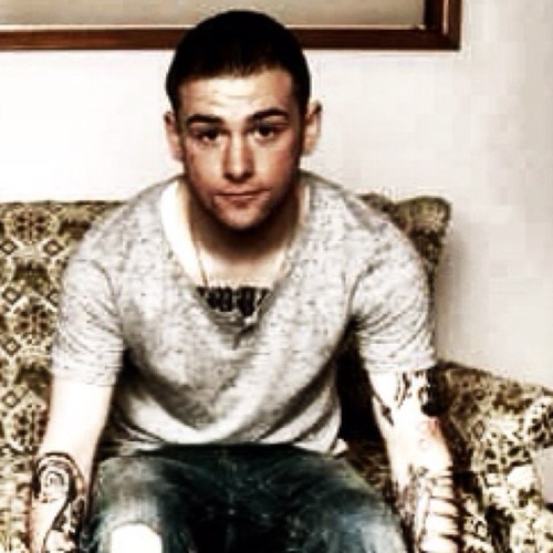 AveryCamacho's profile picture. I started a twitter so that I could share my Art. So lets talk music, movies and graphic design!