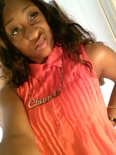 =] Follow My Sista CeeMoneyyy 3 @_LilBitCece *Love You Makayla* iRepresents Class Of 2013 Ha My Journey Had Just Begin! ;) Follow my TWIFE @MMPG_Asia