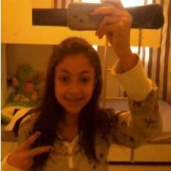 Para de ler essa bio , e me segue . tlg ? *-*