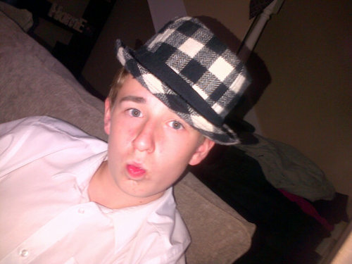 15stevey's profile picture. i follow back. i love twilight. xxxx i love rylan Clark xxxx emmett j scanlan is lush!!!!!!!!!xxxx