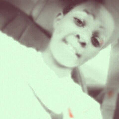 Im Single ! Ain't Nobody Fwm But Yeaah ! R.I.P Momma !(: And Follow Me !(:
