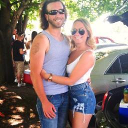 H_aybaybay's profile picture. If you wanna fly, you got to give up the shit that weighs you down.