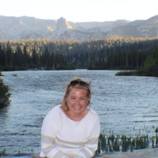 analiagomcom's profile picture. 