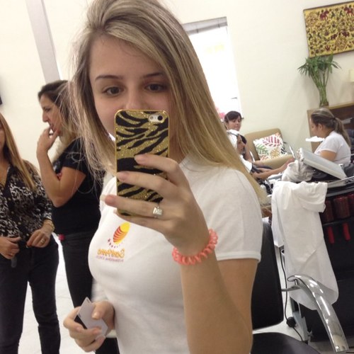 Júlia Souza, 15, friends, brazilian, muay thai, iphone 5! instagram/mobli: juusoouzaa ❤❤