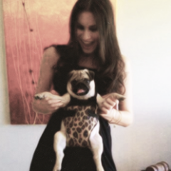 juntas a la par ‹з