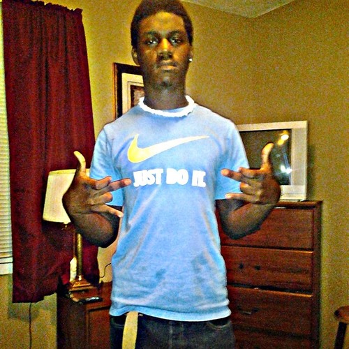 follow my bestfriend zoee @ImZ_JizzleHoe
