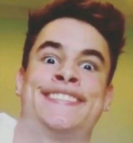 Awkward_spot's profile picture. This account is full of awkward moments|personal account: @sarahmancari|instagram: @sarahmancari