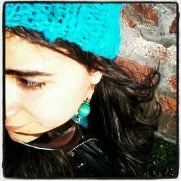 Dibujando-trazando-escribiendo-pintando-tejiendo con una cancioncilla de fondo, dan ganas de que todo se mueva:Gente-País-Mundo